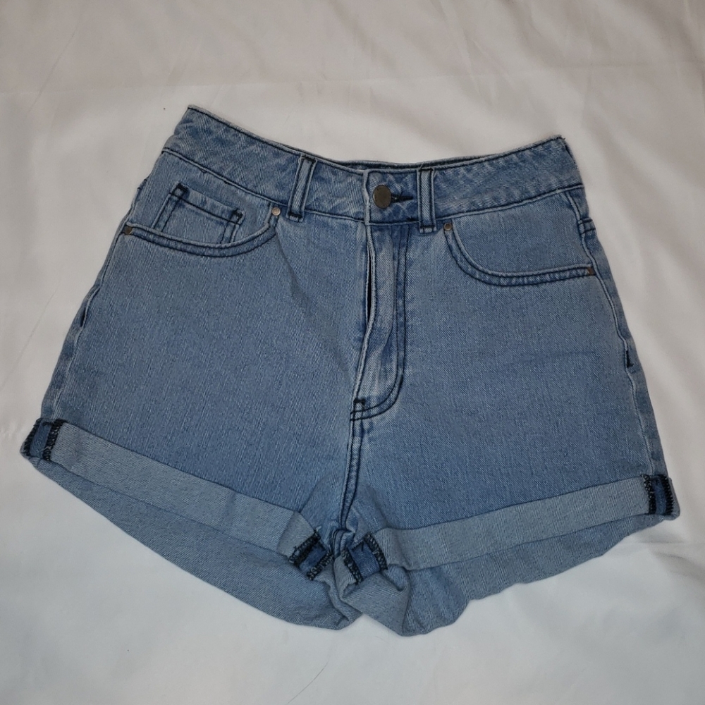 Bullhead High Rise Mom Shorts Size 24